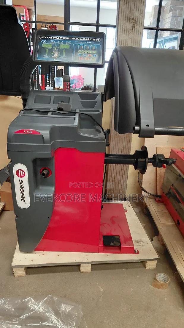 Heavy Duty Wheel Balancing Machine Sunshine Italy Brand