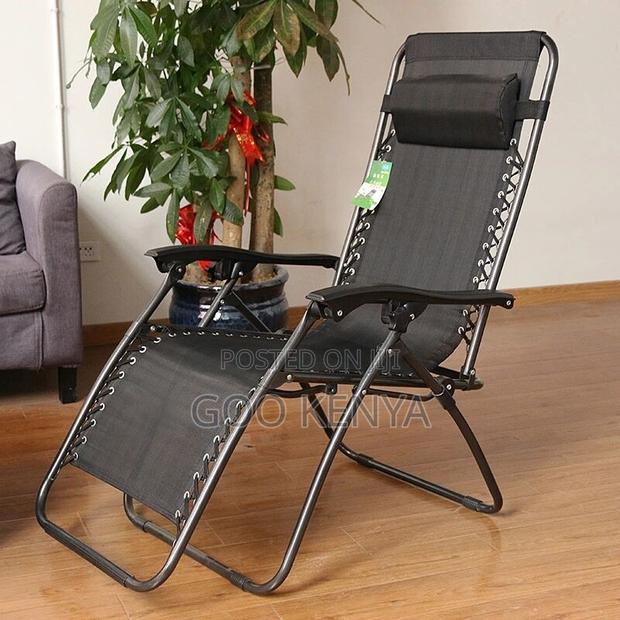 Outdoor Chair; Modern Reclining Zero Gravity Folding Chair