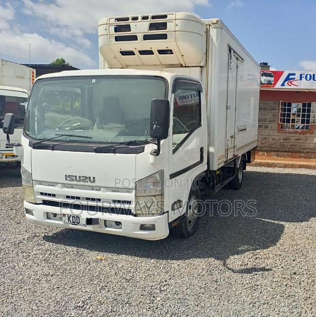 Isuzu Elf Fridge