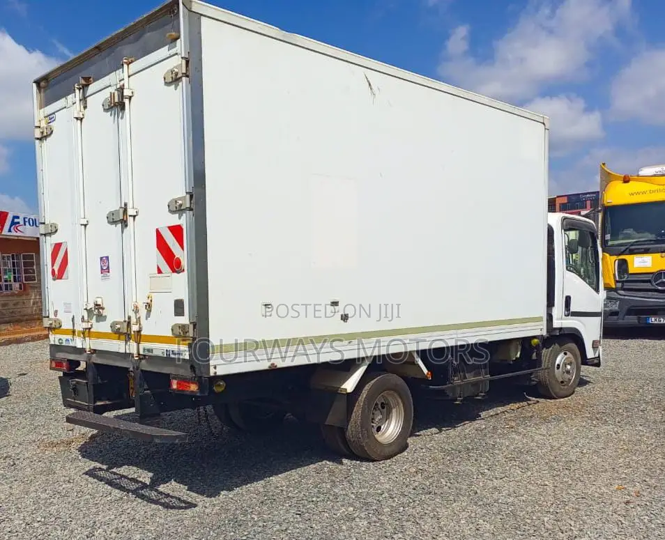 Isuzu Elf Fridge