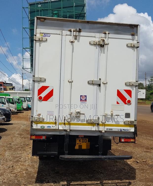 Isuzu Elf Fridge - thumbnail 5