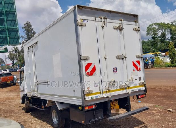Isuzu Elf Fridge - thumbnail 6