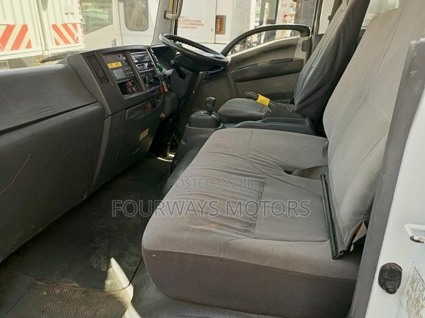 Isuzu Elf Fridge - thumbnail 10