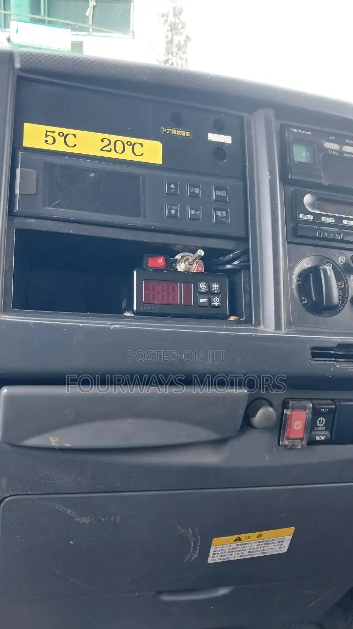 Isuzu Elf Fridge