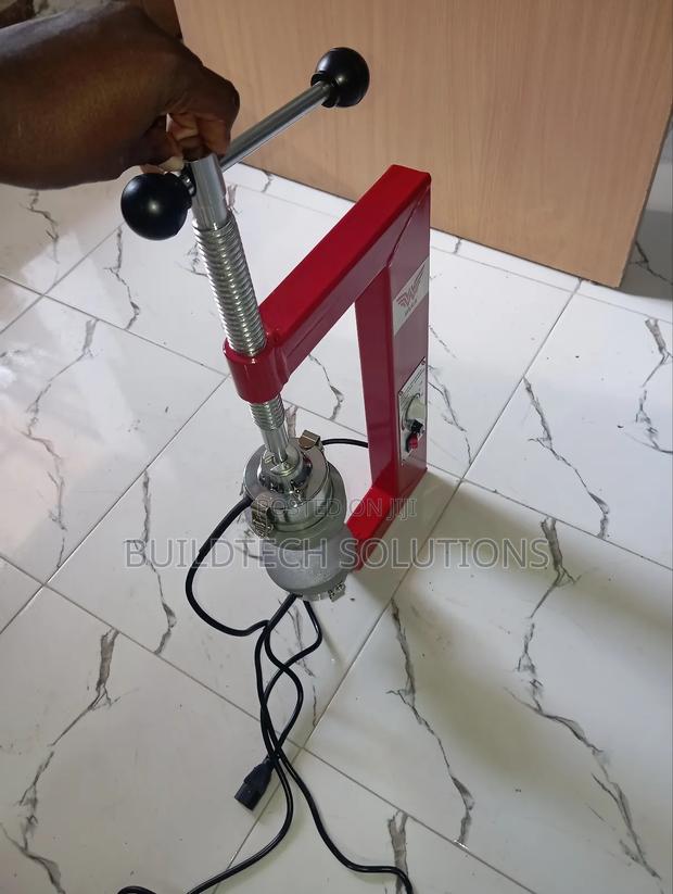 Durable Solution Tyre Vulcanizing Machine - main view