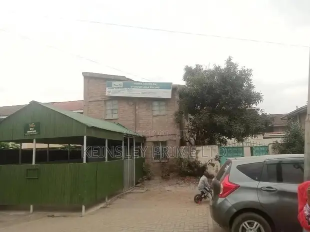3bdrm Block of Flats in Komarock Zone 2 for sale