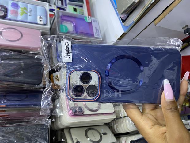 Sokli iPhone 14 Pro Max Magsafe Case With Lense Protector and Stand - main view