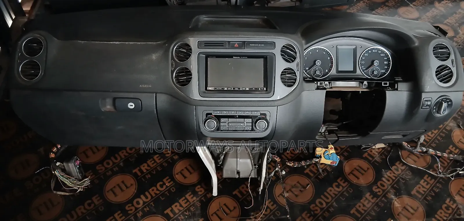 Volkswagen Tiguan 2013-2015 Complete Dashboard