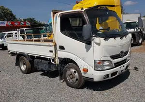 Hino Dutro 2015