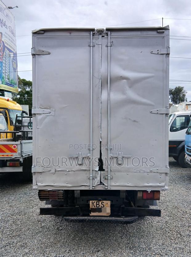 Fuso Canter - thumbnail 4