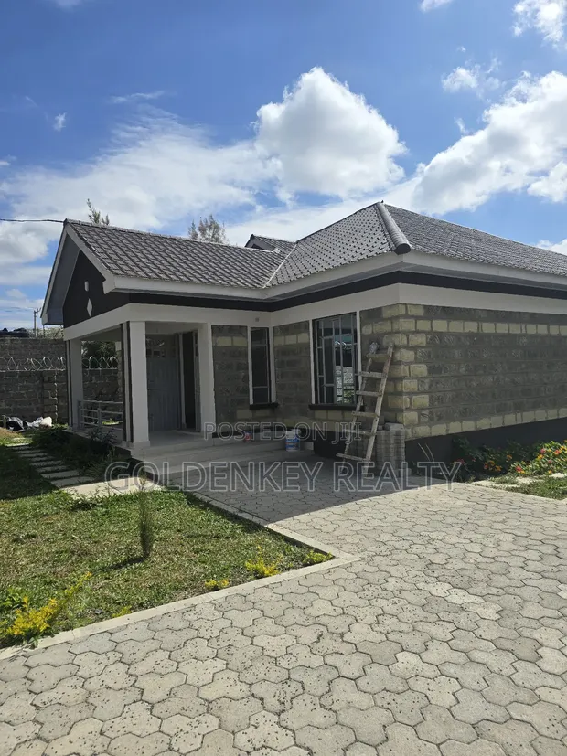 3bdrm Bungalow in Kitengela for sale