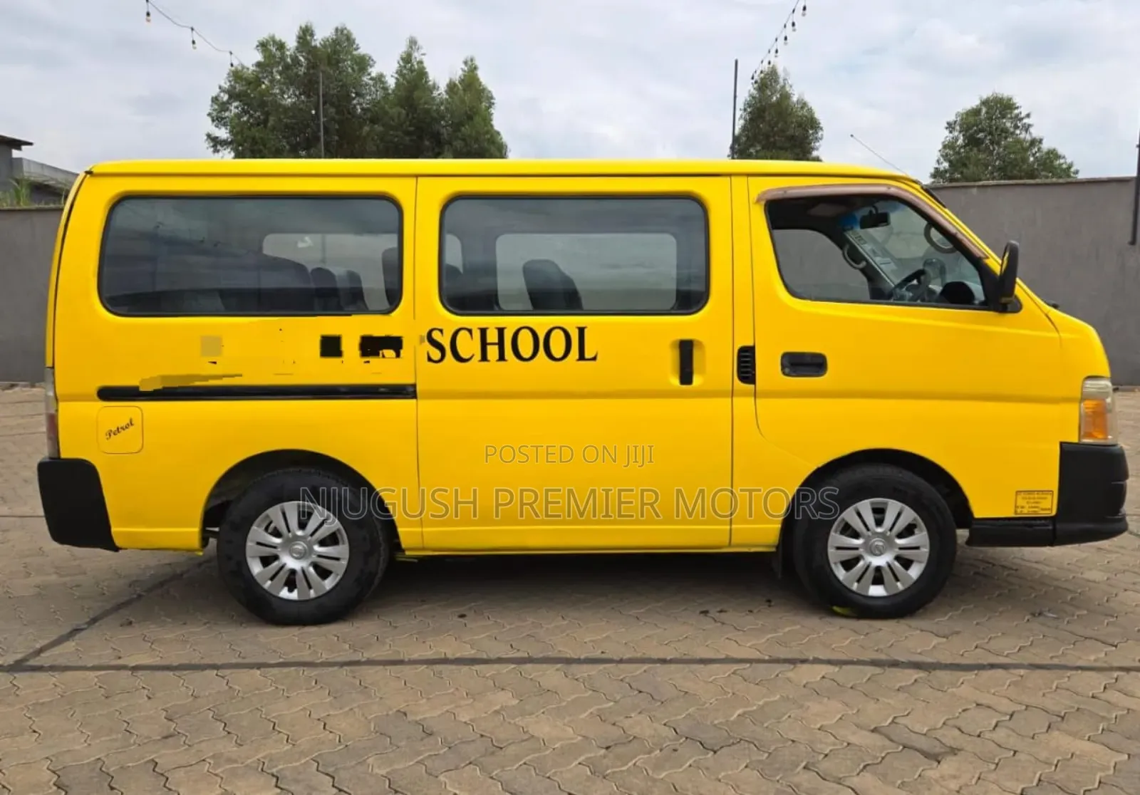 Nissan Caravan (Urvan) 2008 Yellow