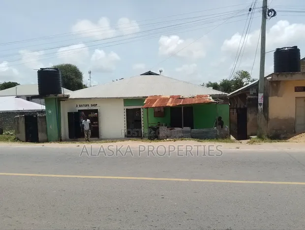 6bdrm Bungalow in Shelly Beach, Likoni for sale