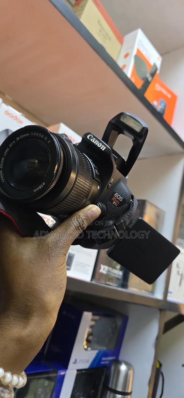 Used Canon 700d With Org Charger and Battery - main view