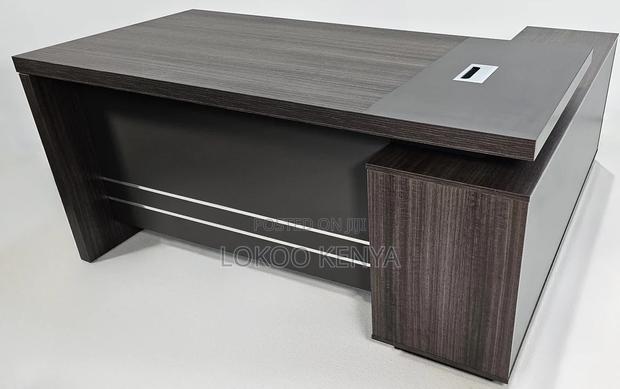 Office Desk : Wooden 160cm Executive Table
