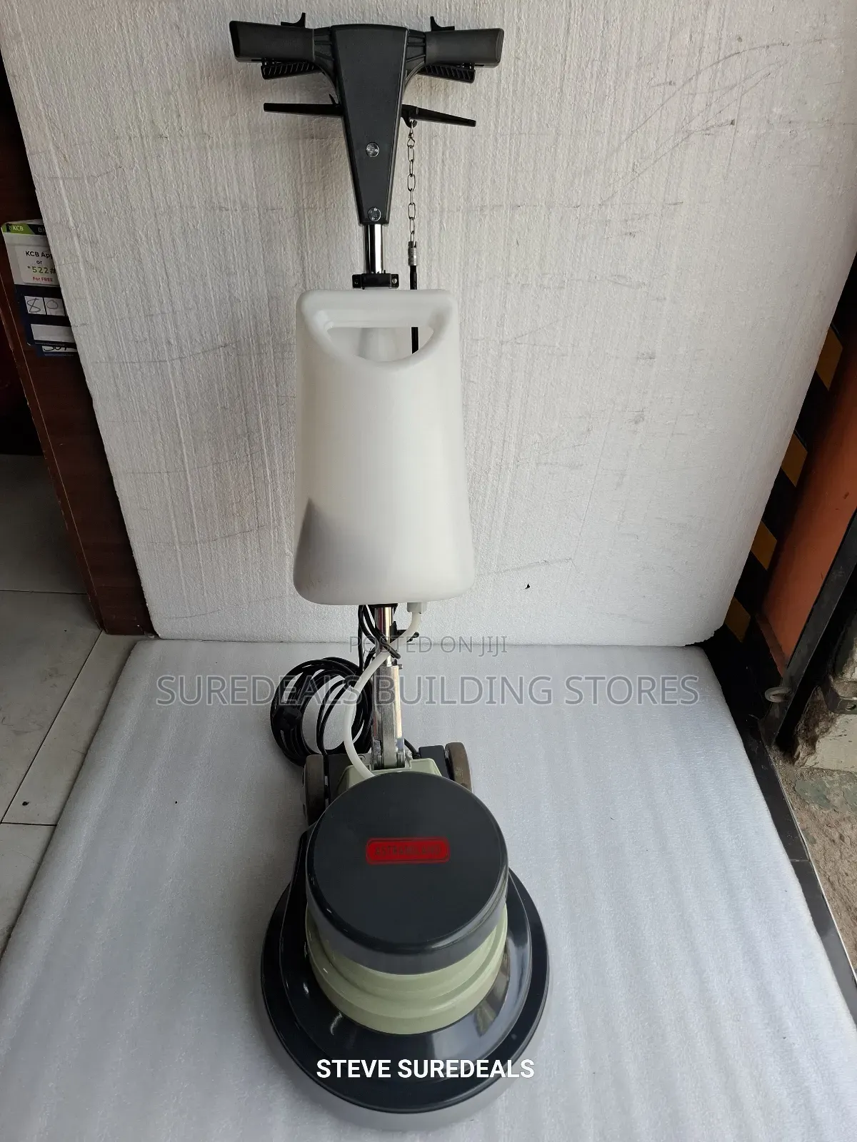 Am005 Astramilano Floor Scrubber With *Brushes*
