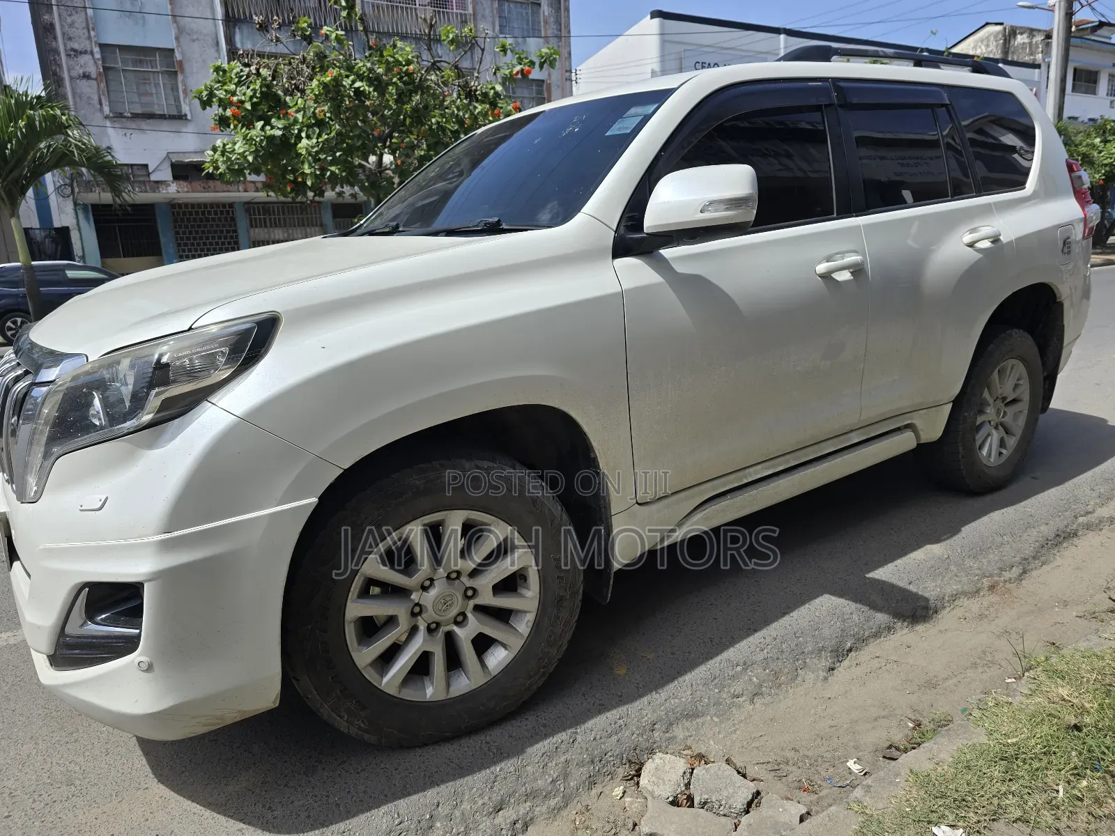 Toyota Land Cruiser Prado 2016 White