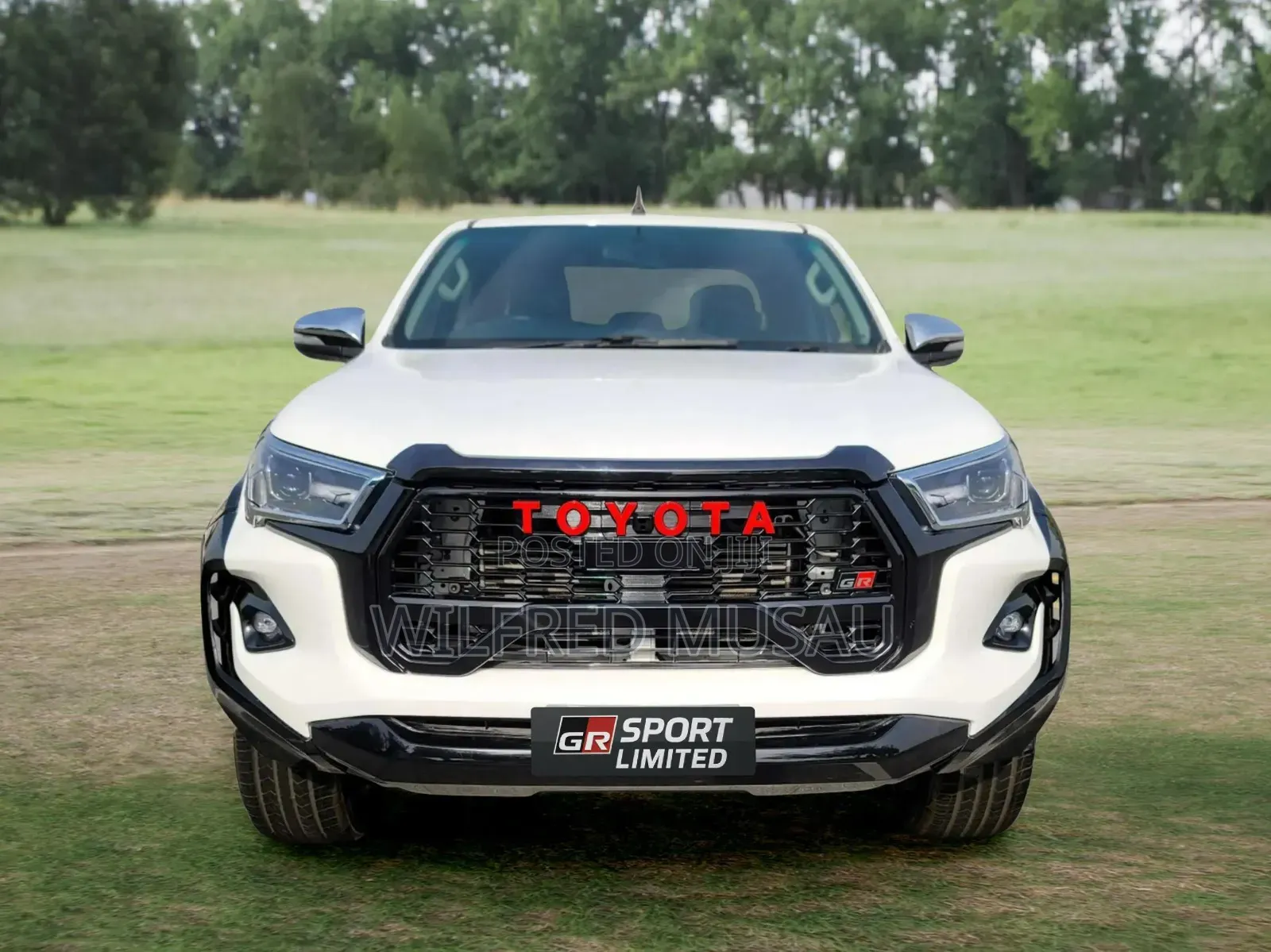 Toyota Hilux 2019 White