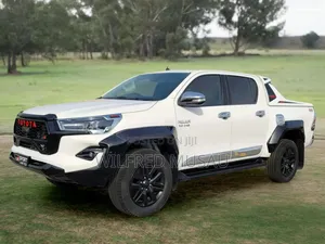 Toyota Hilux 2019 White
