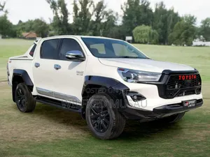 Toyota Hilux 2019 White