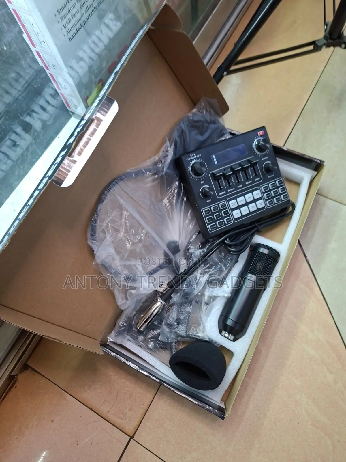 Bm800 Microphone And V9 Live Sound Card For Podcasting