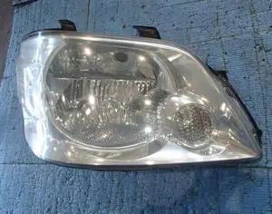 Toyota Noah 2002 / 2003 Xenon Headlight
