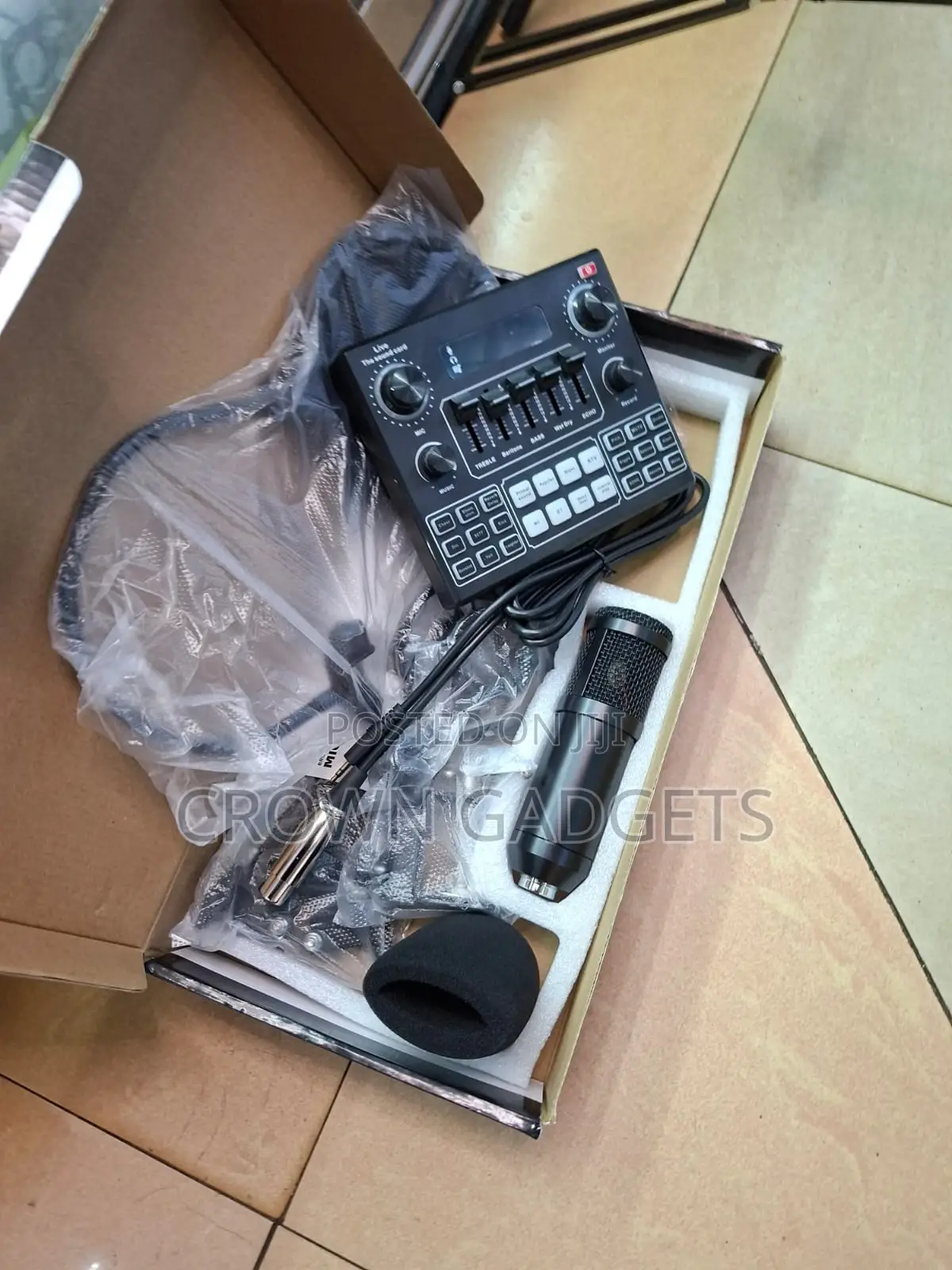 Bm800 Microphone Combo With V9 Live Sound Card for Studio