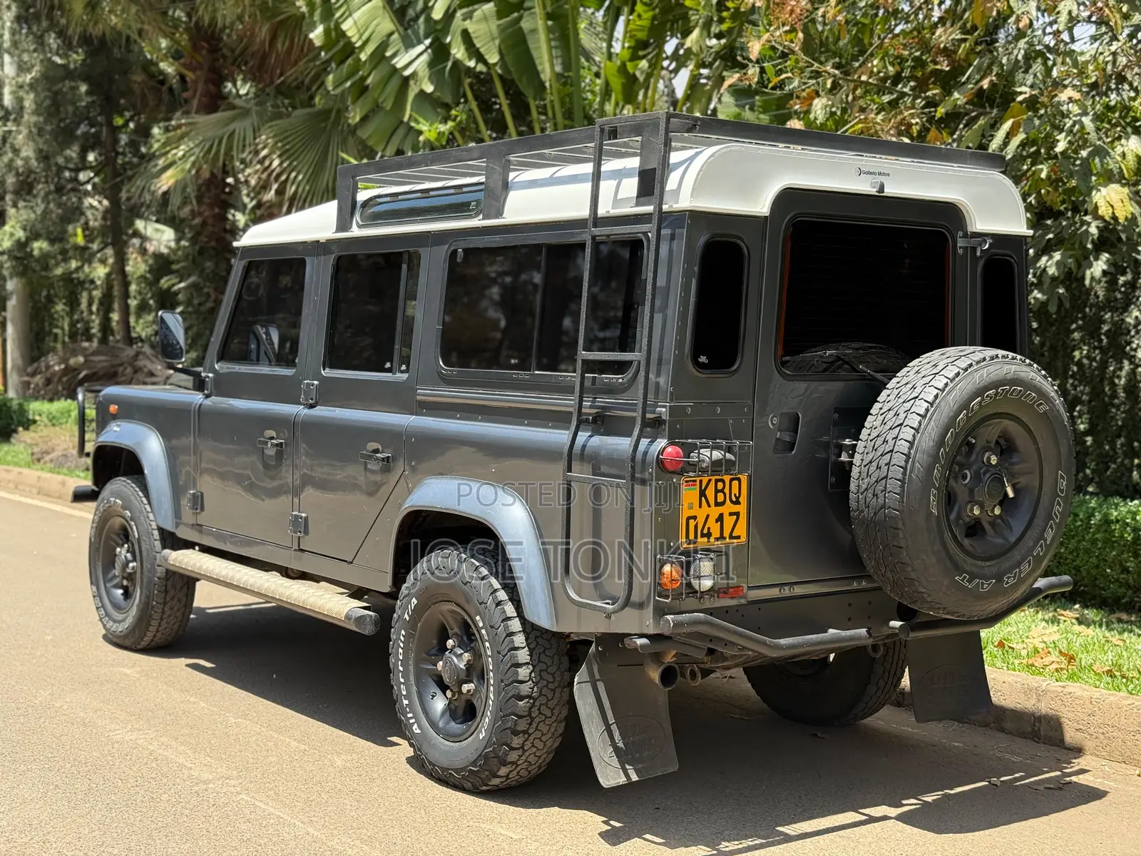 Land Rover Defender Puma 110 2.4 TD 2011 Gray