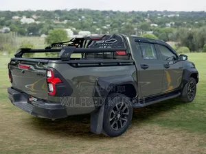 Toyota Hilux Revo Double Cab Deisel 2.8 AWD 2019 Green
