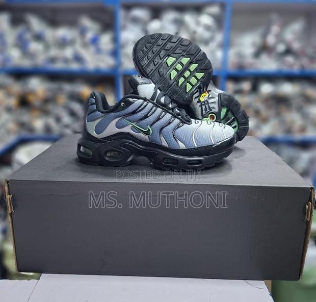 Kids Air Max Tuned Air Plus Sizes 30-35 - thumbnail 3