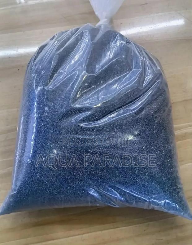 Black and White Sand - main view