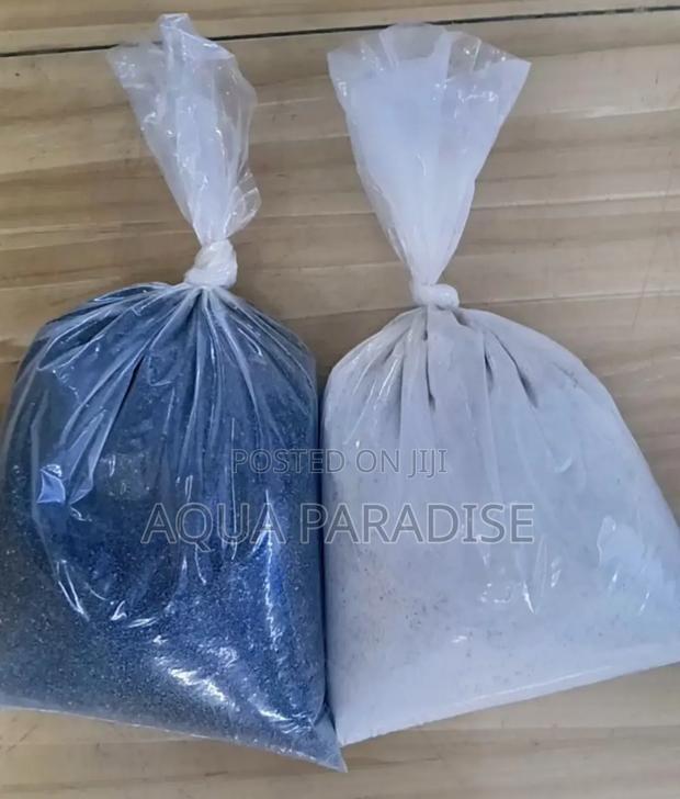 Black and White Sand - thumbnail 3