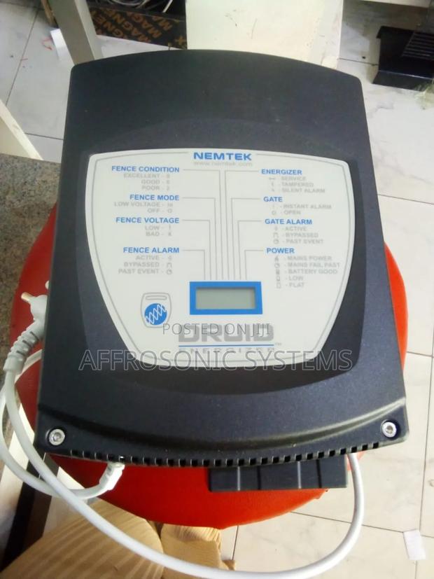 Nemtek Druid 13 With LCD Energizer - main view