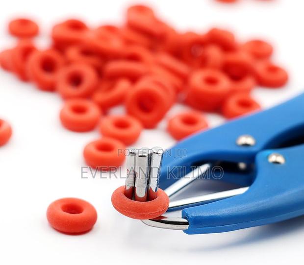 Smooth-Handling Elastrator Tool