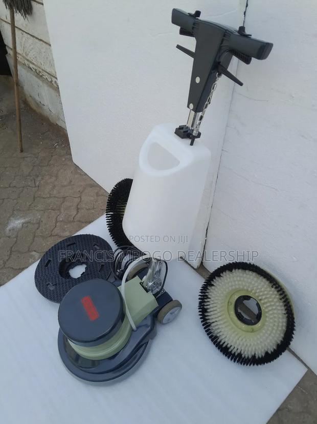 3in1 Floor Scrabber Machine - thumbnail 2