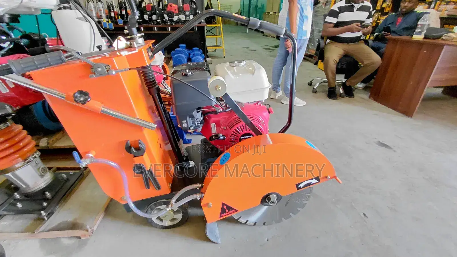 Hemy Duty Honda Powered Conrete/Road Cutter Machine.
