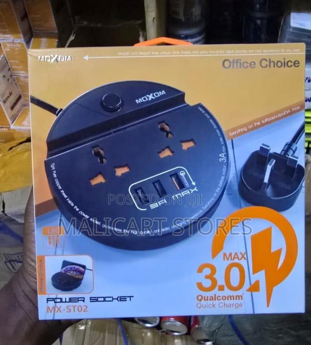 Moxom Mx-St02 Power Socket Qualcomm 3.0 Quick Charge Universal Socket - main view