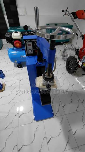Heavy Duty Tyre Vulcanizing Machine Offer ! - thumbnail 2