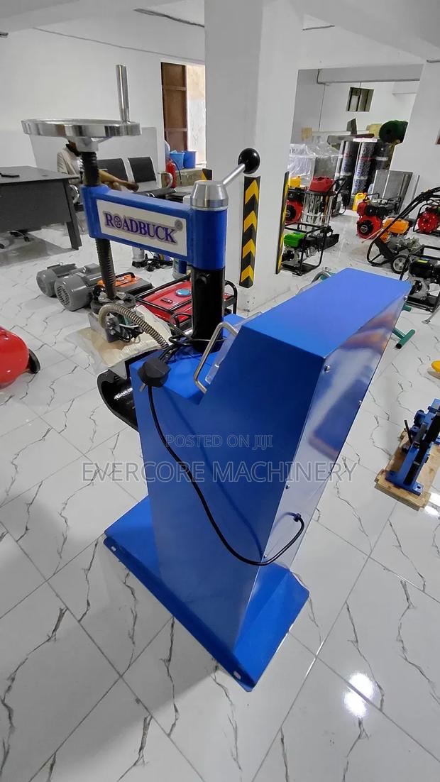 Heavy Duty Tyre Vulcanizing Machine Offer ! - thumbnail 4