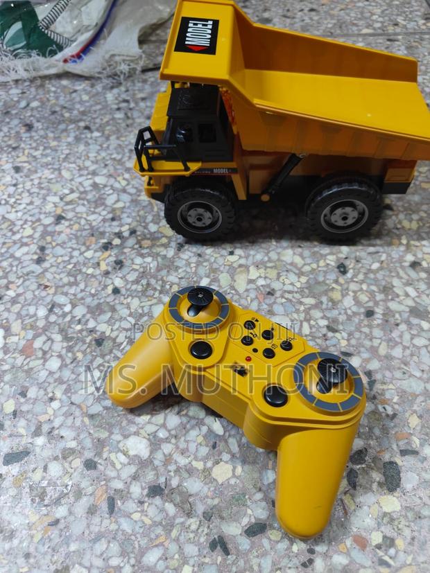 Remote Control, Rechargeable Dump Truck Toys - thumbnail 2