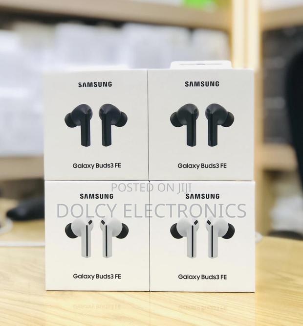 Samsung Galaxy Buds 3 Fe - main view