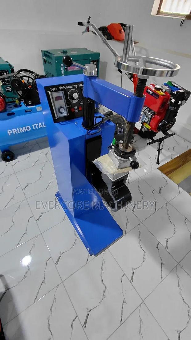 Commercial Tyre Vulcanizing Machine Crazy Offer. - main view