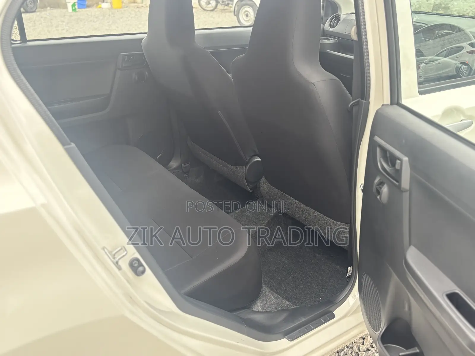 Daihatsu Mira 2018 White