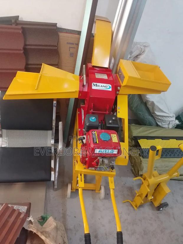 Milano Italia Multipurpose Animal Feedchopper With Petrol Engine. - thumbnail 2
