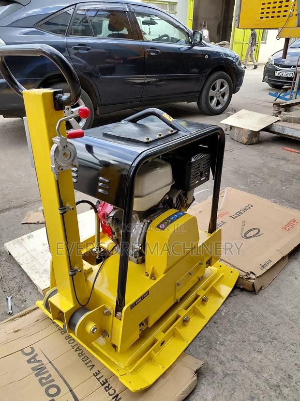 Honda Reversible Plate Compactor Machine Petrol Powered - main view
