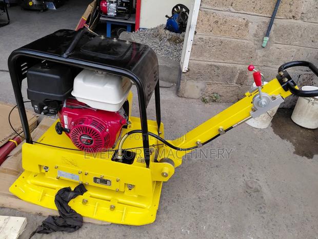 Honda Reversible Plate Compactor Machine Petrol Powered - thumbnail 2