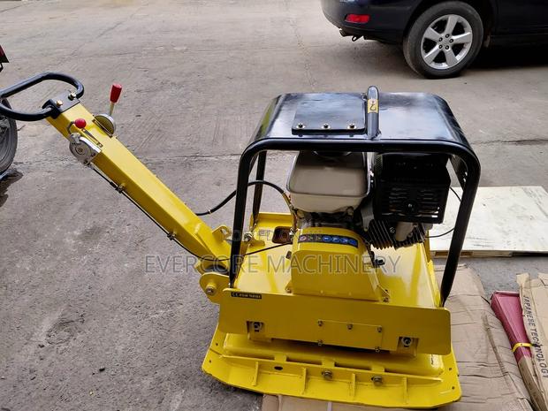 Honda Reversible Plate Compactor Machine Petrol Powered - thumbnail 4