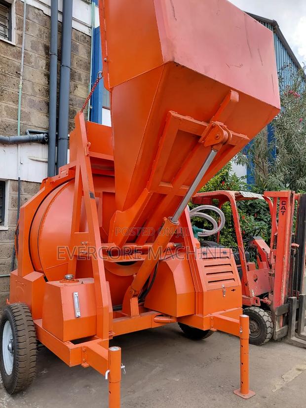Commercial Self-Loading Concrete Mixer Diesel Fully Hydraulic. - thumbnail 3