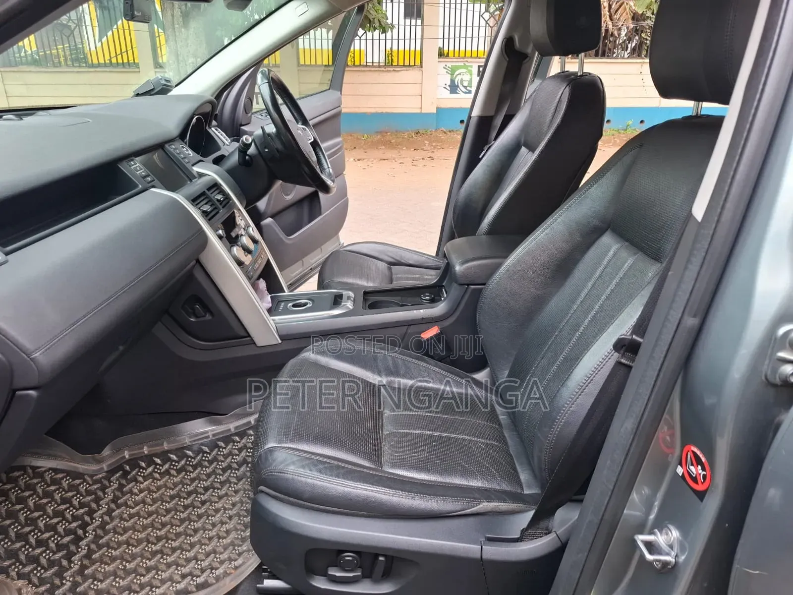 Land Rover Discovery 2015 Gray