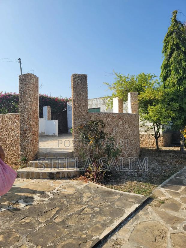 5bdrm Bungalow in Malindi for sale - thumbnail 6